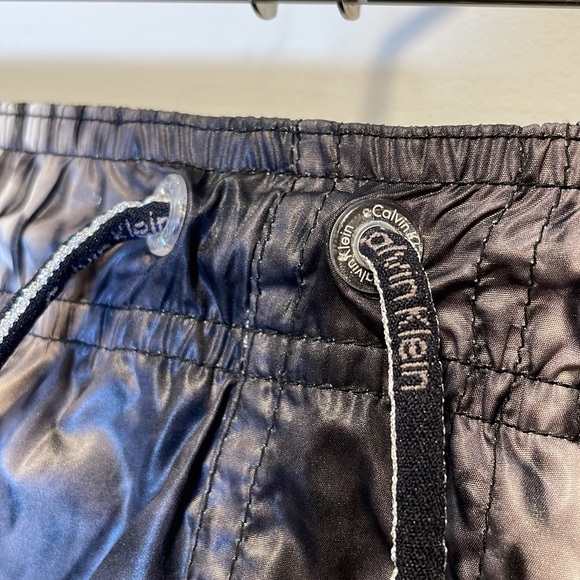 Swim Trunks, Calvin Klein, blk/get Bubble Sheen Pattern. Sz Med - Picture 4 of 12